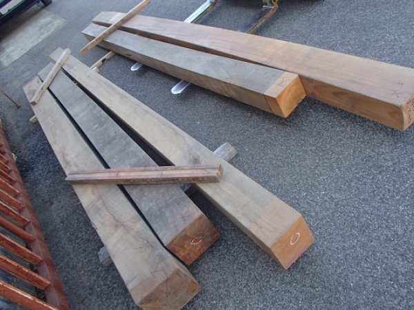 7-818 欅けやき 框材カマチ 大黒 柱材角材乾燥材激安木材引取可 通販