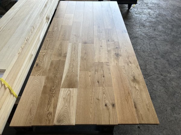 画像6: K-2024-100900-346※残少※▼値下げ7,689円→6,930円▼ナラ 楢 オーク  ウレタン塗装クリア  無垢フローリング 床材（長さ1.8m×厚み1.5cm×幅12.4/働き約11.8cm位 1束＝7枚入＝1.487m2） (6)