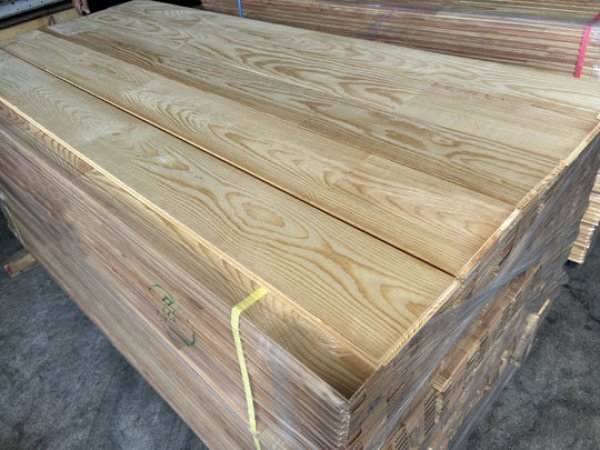 画像2: 2025-4-K4 ▼最終値下げ4389円→3990円→3289円★【スポット激安大処分・A-品・厚み18mm】幅広152 国産赤松 レッドパイン 無塗装  無垢フローリング材 床材（1820×18×152mm 1束＝5枚入)・会 (2)