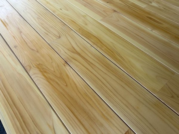 画像6: 2025-4-K20-114【訳ありAB品・大量激安42束梱包まとめ売り大処分】幅114 国産赤松 レッドパイン 無垢床材リボスオイルクリア塗装フローリング材 （長さ1.82m×厚み1.5cm×幅11.4cm 1束=8枚入=約半坪=1.65m2）・会 (6)