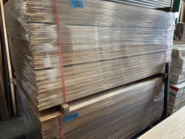 画像9: 2025-4-K30-152★緊急値下げ3990円→3410円★【訳ありAB品・激安大処分】幅広152 国産赤松 レッドパイン 無垢床材リボスオイルクリア塗装フローリング材 （長さ1.82m×厚み1.5cm×幅15.2cm 1束=6枚入=約半坪=1.65m2）・会 (9)