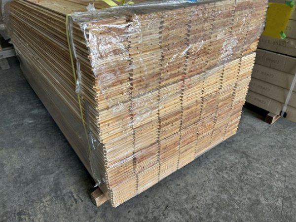 画像9: 2025-4-K20-114【訳ありAB品・大量激安42束梱包まとめ売り大処分】幅114 国産赤松 レッドパイン 無垢床材リボスオイルクリア塗装フローリング材 （長さ1.82m×厚み1.5cm×幅11.4cm 1束=8枚入=約半坪=1.65m2）・会 (9)