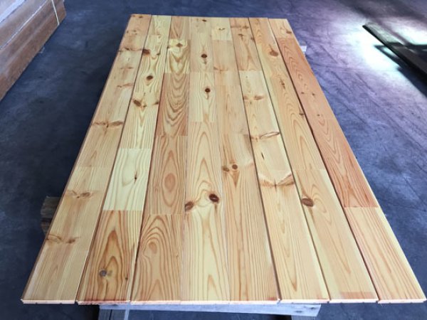 画像7: 2025-4-K30-114★緊急値下げ3990円→3410円★【訳ありAB品・激安大処分】幅114 国産赤松 レッドパイン 無垢床材リボスオイルクリア塗装フローリング材 （長さ1.82m×厚み1.5cm×幅11.4cm 1束=8枚入=約半坪=1.65m2）・会 (7)