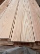 画像4: 100984【訳ありAB品】国産四国産 天然無垢 杉 スギ椙 フローリング 厚み15 幅120と150無塗装 腰板 腰壁 壁材 天井材 床材（長さ4000×厚み15mm×幅120前後働き 7枚入=約坪弱前後入=約3.3ｍ2弱前後ほか） (4)