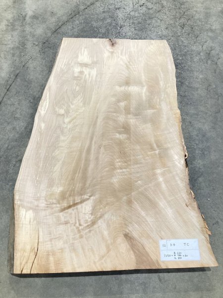 画像1: KB-12 栃トチ とち 無垢一枚板 天板 テーブル 木工 工芸 看板 DIY（1250×末660・中780・元850×60mm） (1)