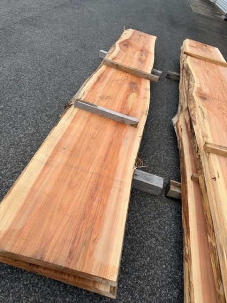 画像6: 401263 長ウン）銘木 杉スギ 椙 すばらしい杢 カウンターテーブル 木工看板 杢　敷台一枚板（長さ4100前後位×厚み80-65前後位×幅830前後位-650前後位mm） (6)