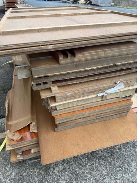 画像9: 701004   1山ラ)貴重 高級 単板張 床の間用板 地板その他 銘木 薩摩杉他 柾目もあり 激安 杉材 和風 和室 DIY リフォーム（約長さ2000－1820mm前後位×厚み3cm、1cm、2mmなどいろいろ×幅92cm前後位から39cm前後位） (9)