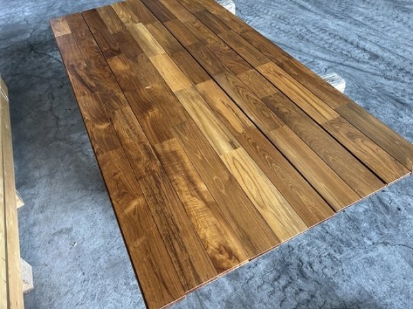 画像2: K2023-1293-12▼最終値下げ▼【残りわずか・厚み12mm・赤字在庫激安大処分A-品】 TEAK チークフローリング  UVオイル塗装 フローリング材 床材（長さ1.82m×厚み1.2cm×幅9cm 1束=10枚入=1.638m2=約半坪） (2)