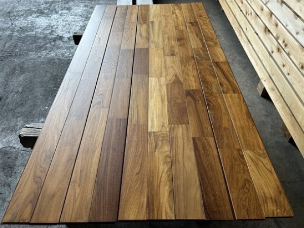 画像4: K2023-1293-12▼最終値下げ▼【残りわずか・厚み12mm・赤字在庫激安大処分A-品】 TEAK チークフローリング  UVオイル塗装 フローリング材 床材（長さ1.82m×厚み1.2cm×幅9cm 1束=10枚入=1.638m2=約半坪） (4)